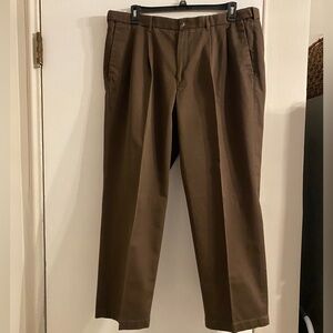 Haggar Men’s Pants Brown Work to Weekend Hidden Expand Waist Pleat Front 40 x 29